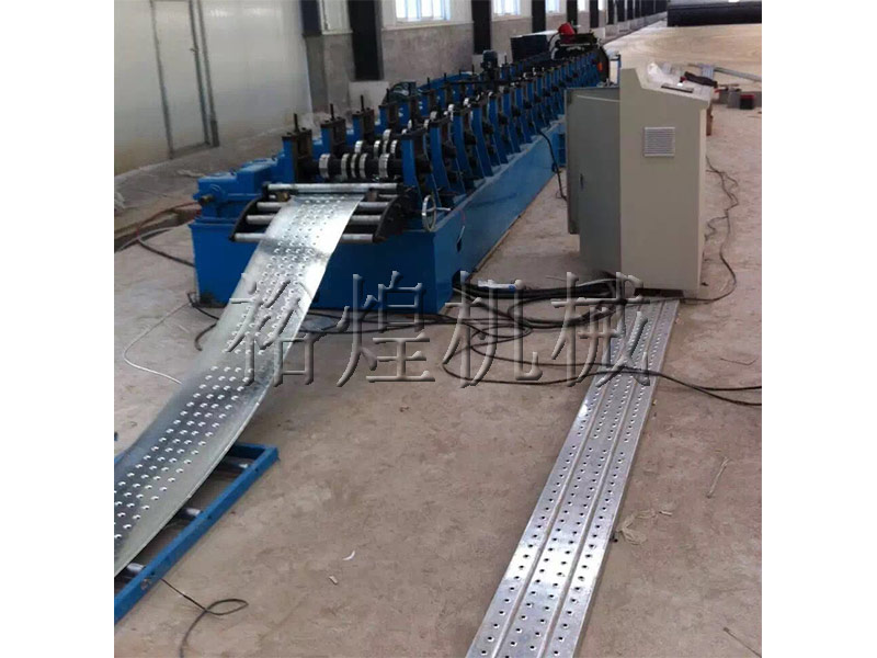 沖孔腳踏板設(shè)備成型機(jī) 沖孔腳踏板設(shè)備成型機(jī)